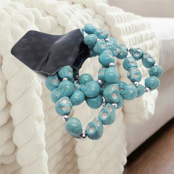 👣4/$20. Amazing 4 piece set of simulated turquoise skull shaped bead bracelets - Picture 5 of 7